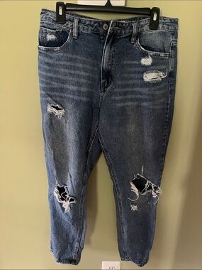 Vervet Denim Distressed Medium-Dark Wash Jeans. Size 30.